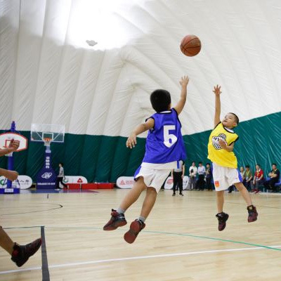 首届“龙华杯”青少年篮球赛举行